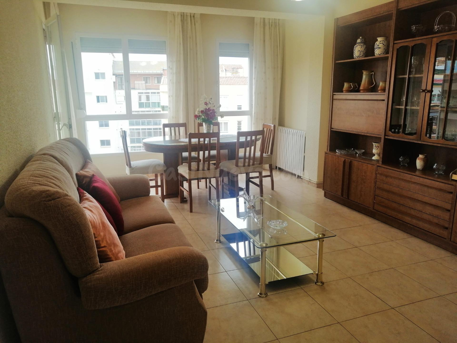 Piso reformado de 4 habitaciones al lado de la universidad - foto 2