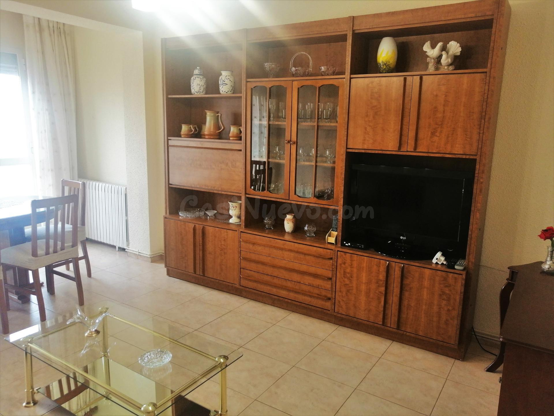 Piso reformado de 4 habitaciones al lado de la universidad - foto 3