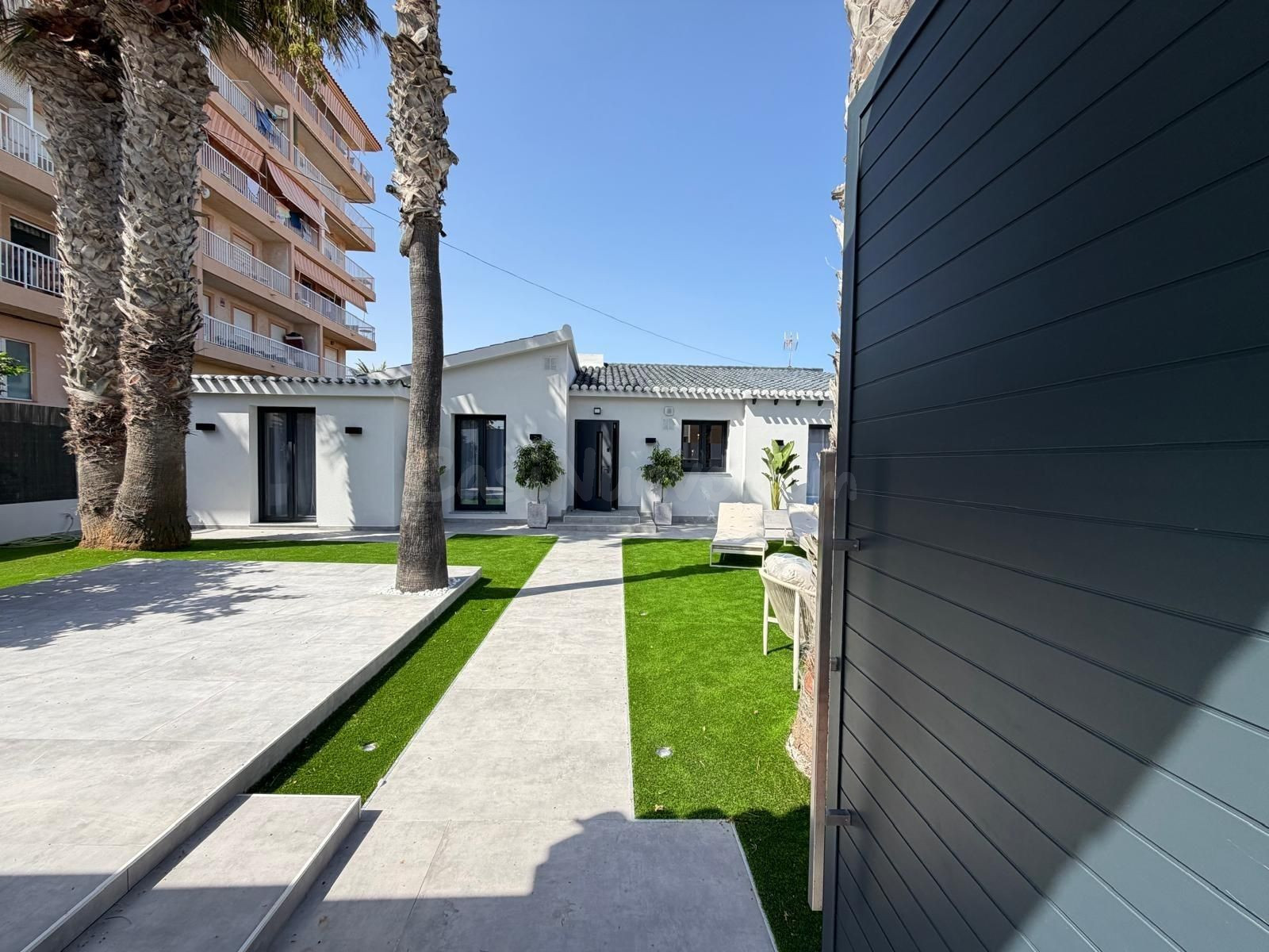 Villa 4 habitaciones 103m² en venta - Punta Prima - foto 3