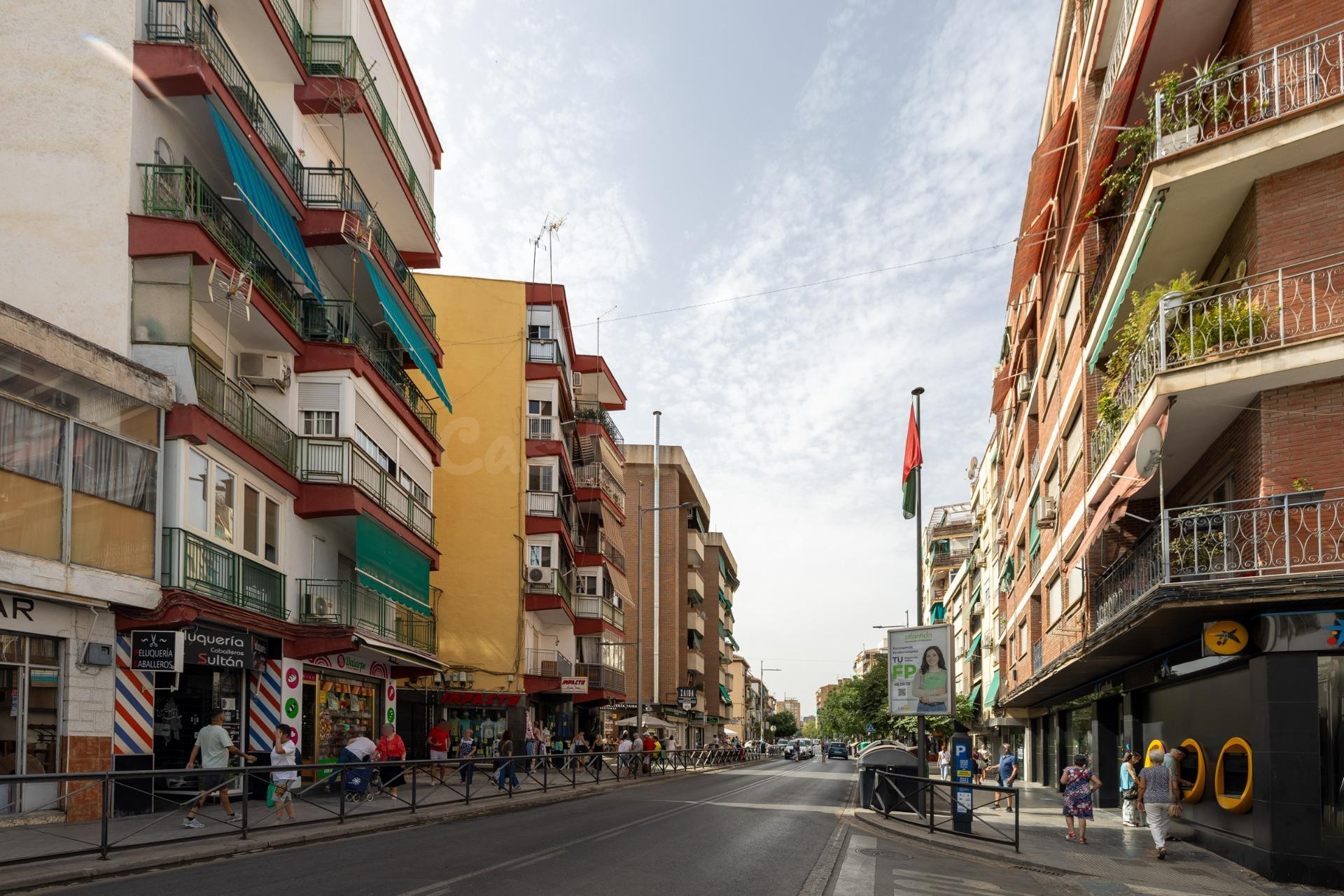 Tu próximo hogar te espera en la Avenida de Dílar - foto 2
