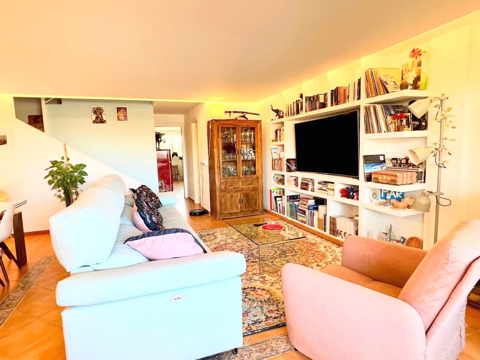 VIVIENDA ADOSADA CON PISCINA EN 1ª LÍNEA DE MAR - foto 5