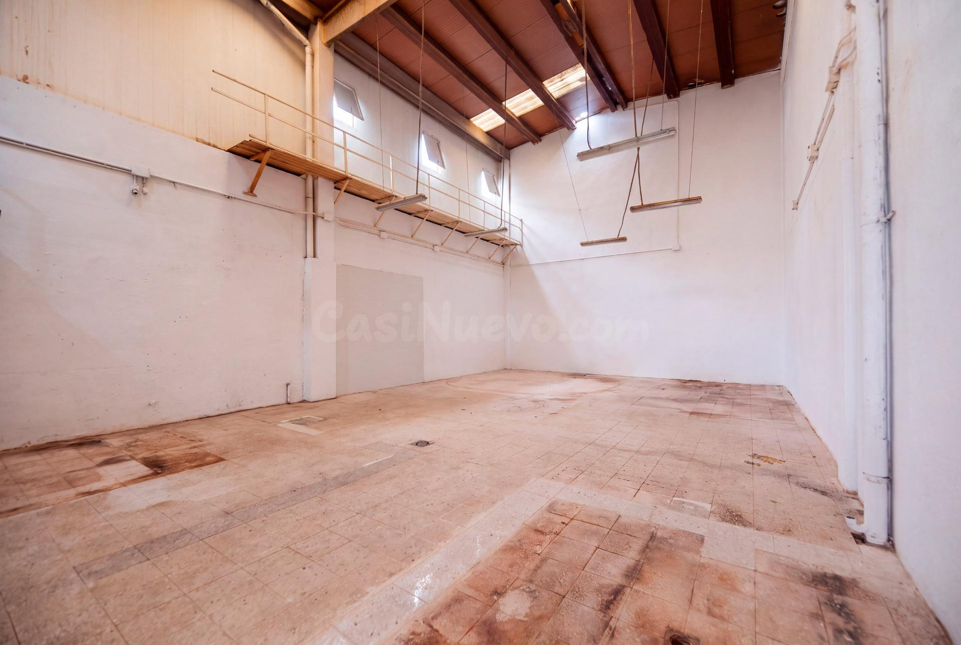 Nave industrial con gran potencial en Urtinsa II - Alcorcón - foto 2