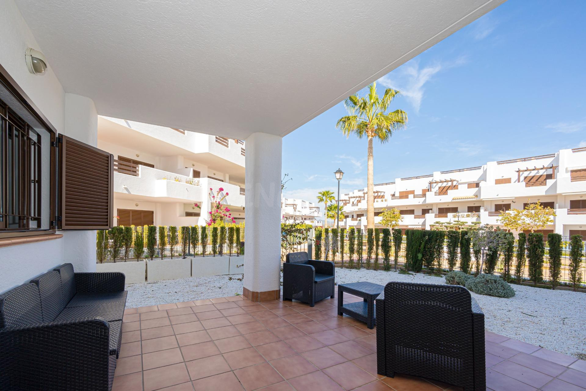 ¡Exclusivo apartamento en esquina de 2 dormitorios con jardín en planta baja en Mar de Pulpí!
