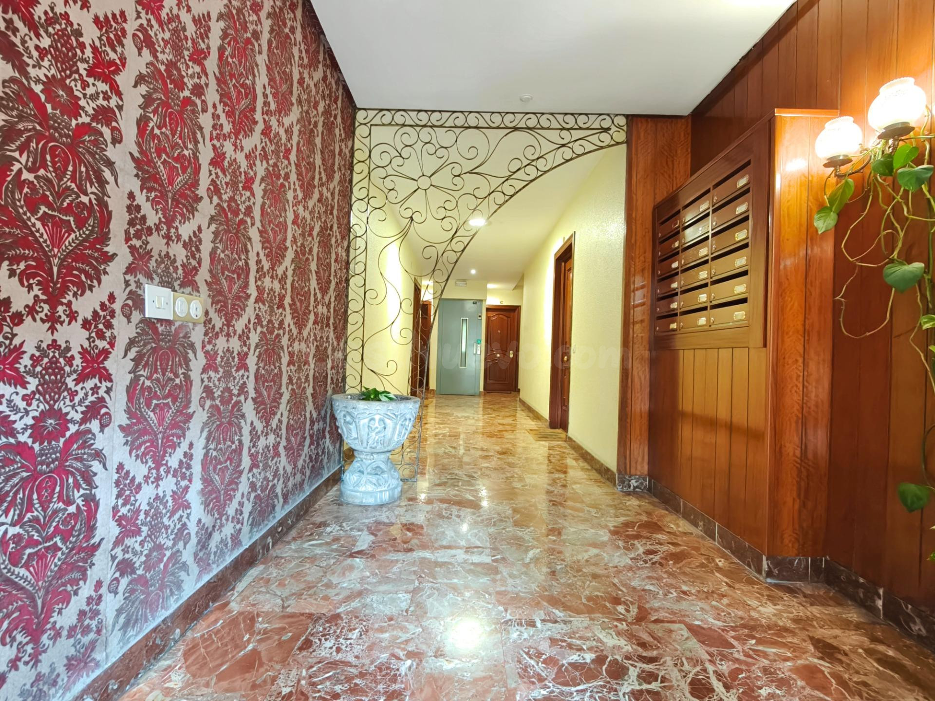 Vivienda exterior con terraza, garaje y trastero junto a la  - foto 5