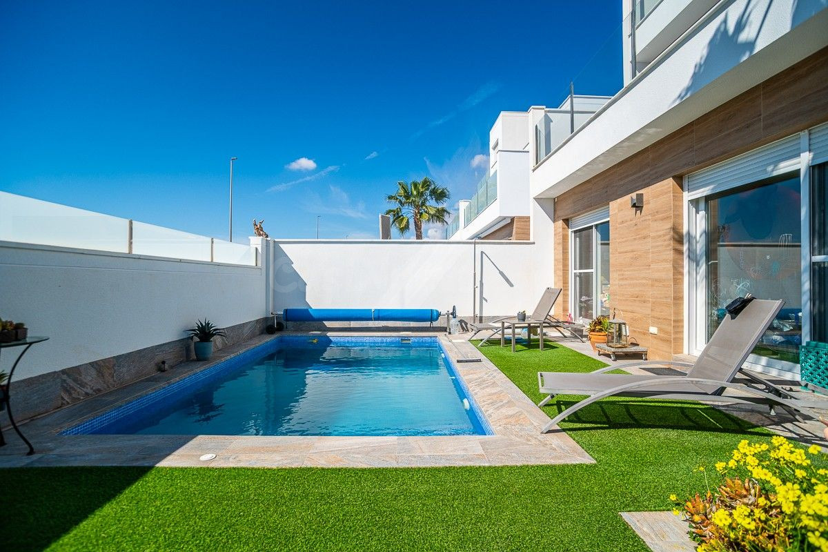 Villa 3 habitaciones 120m² en venta - Zona Pueblo - foto 2