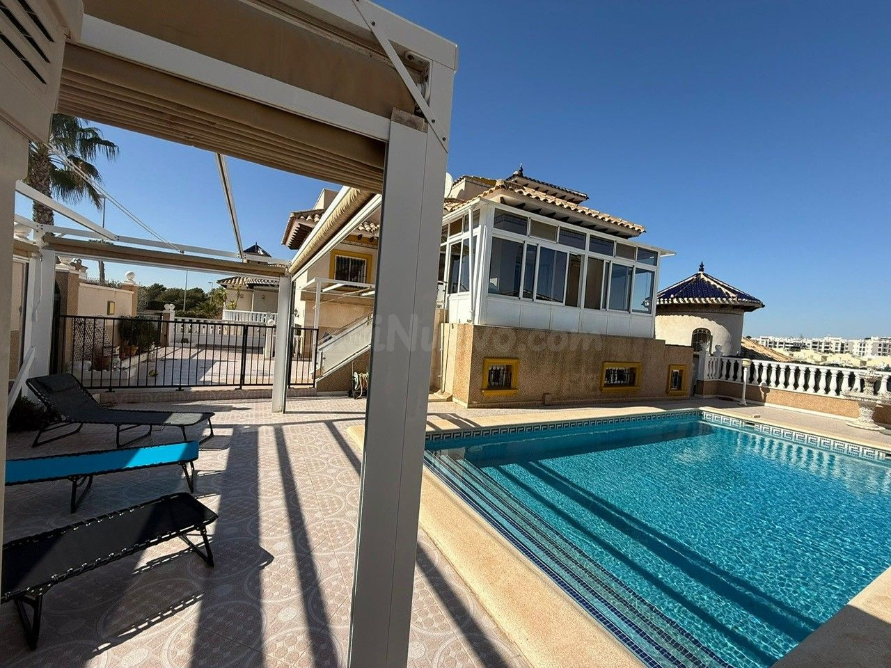 Villa 5 habitaciones 231m² en venta - Las Filipinas
