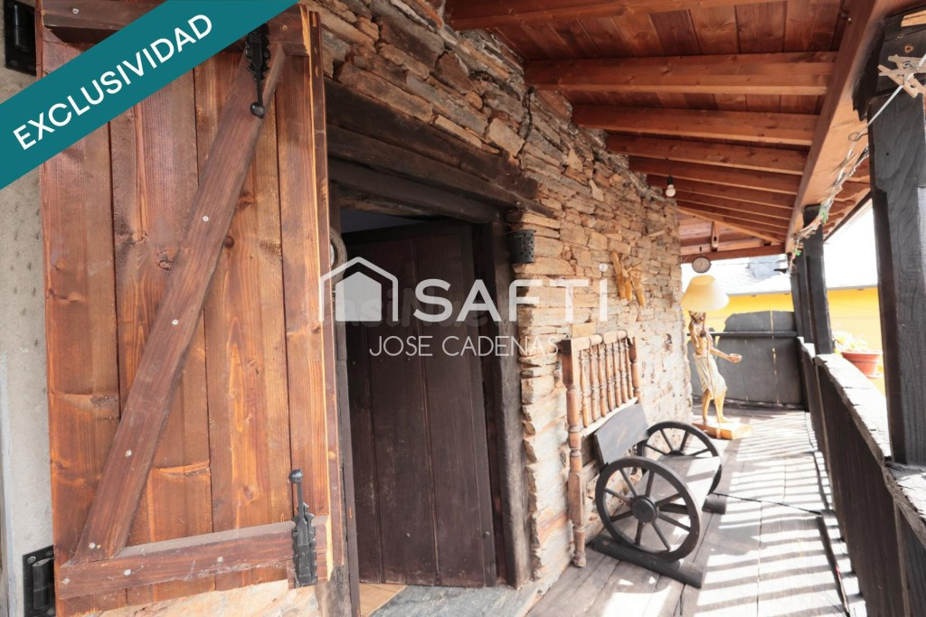 ¡Oportunidad única! Espectacular casa rural tradicional  con huerto de regadío y vistas a la montaña.
