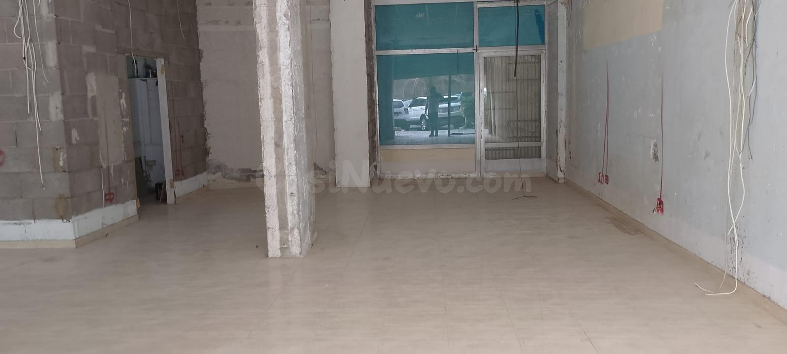 AMPLIO LOCAL COMERCIAL EN ALQUILER CON GRAN TERRAZA EN PUERT - foto 4