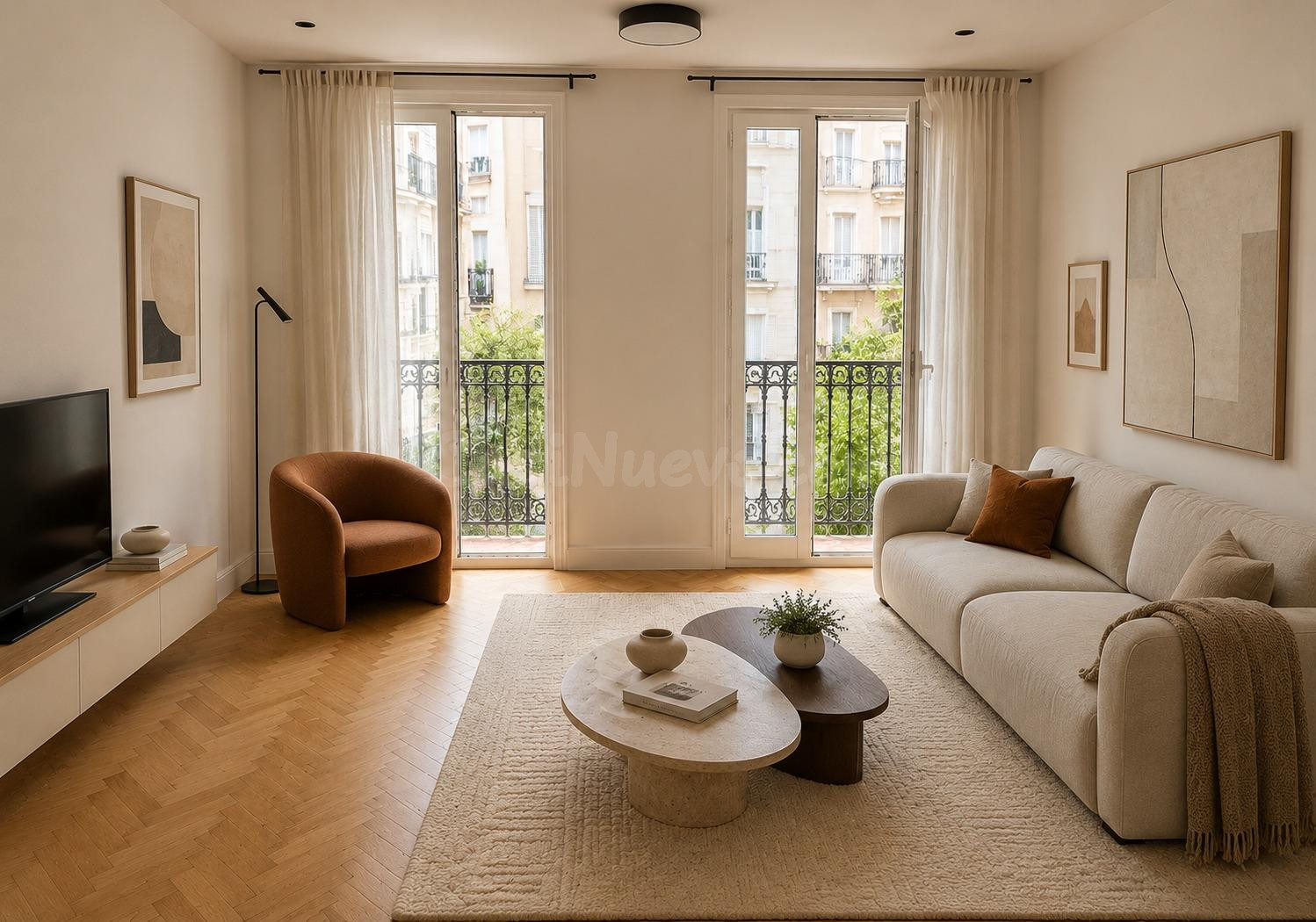 Magnífica vivienda exterior con balcón y trastero