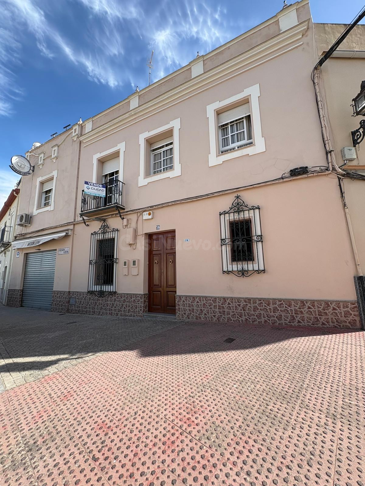 Oportunidad Única: Local Comercial con Vivienda en Planta Pr - foto 2