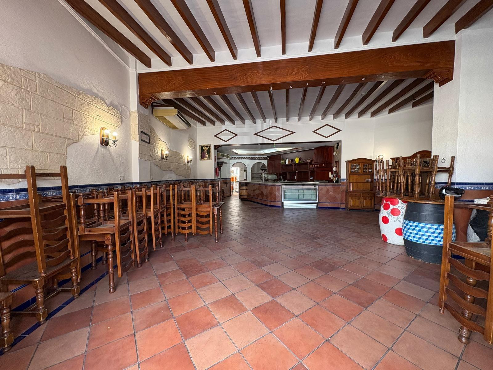 Oportunidad Única: Local Comercial con Vivienda en Planta Pr - foto 5