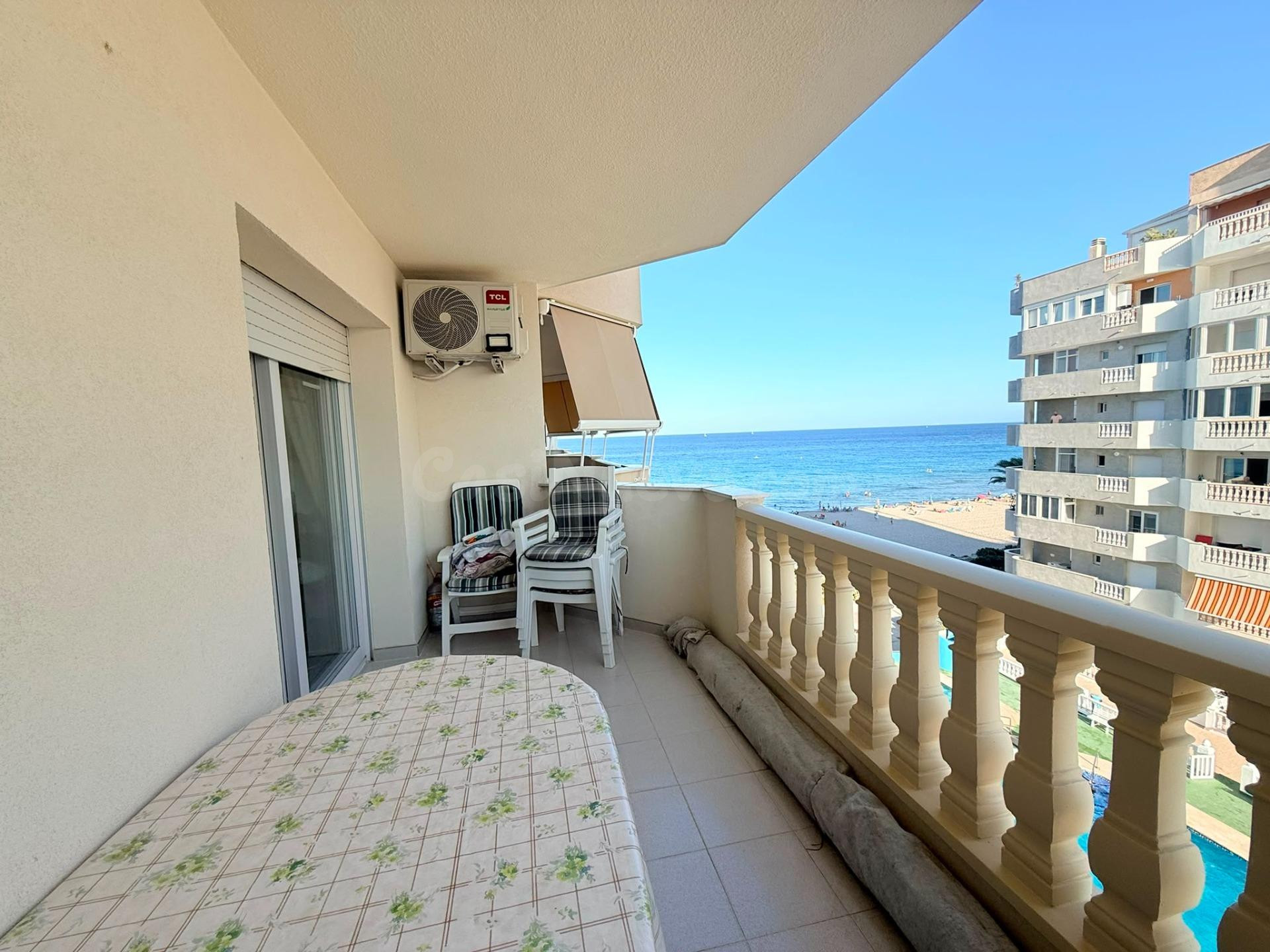 Vivienda con vistas al Mediterráneo y piscina en Urbanizació - foto 4