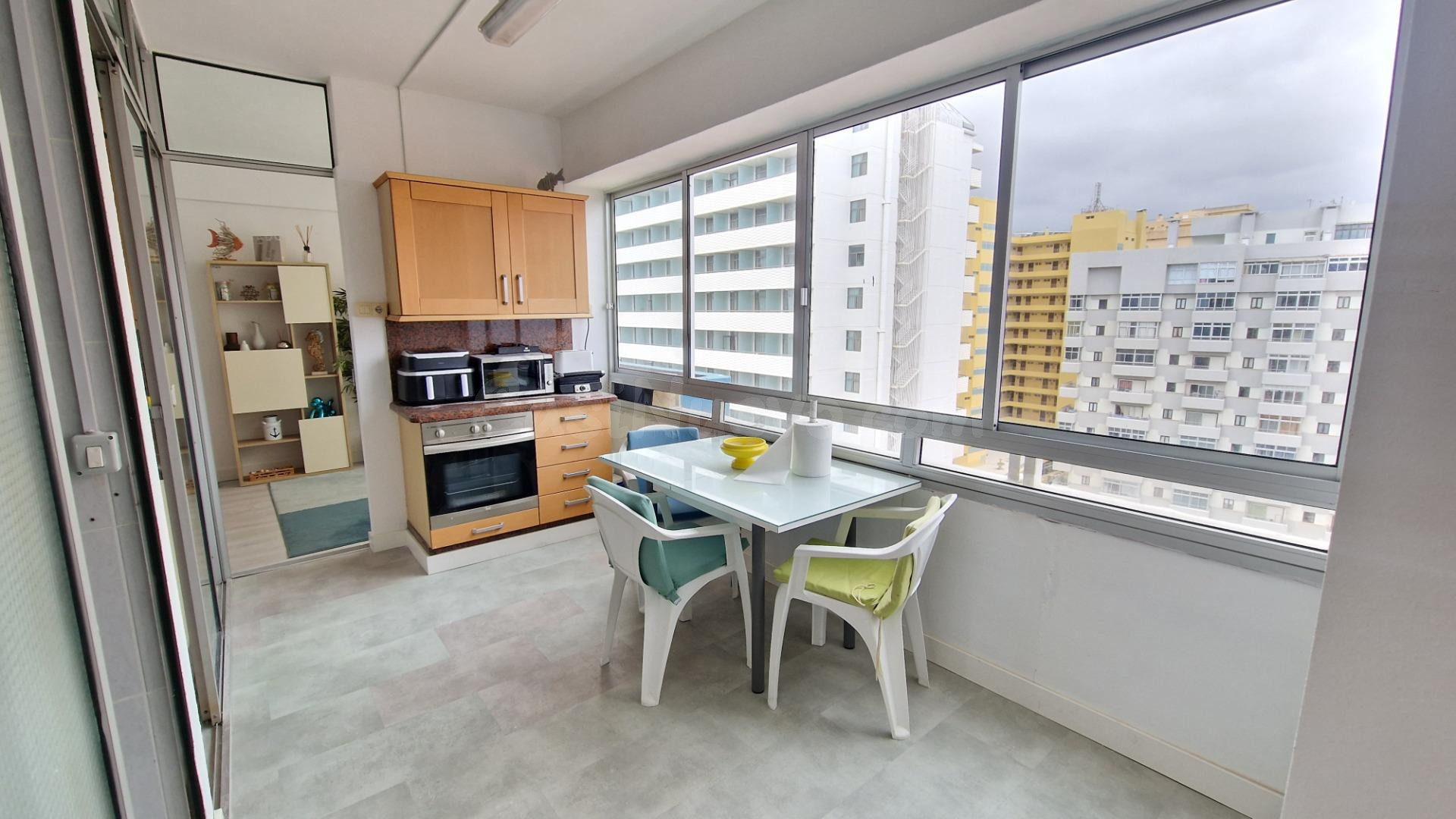 Apartamento amplio y muy luminoso con vistas despejadas al m - foto 4