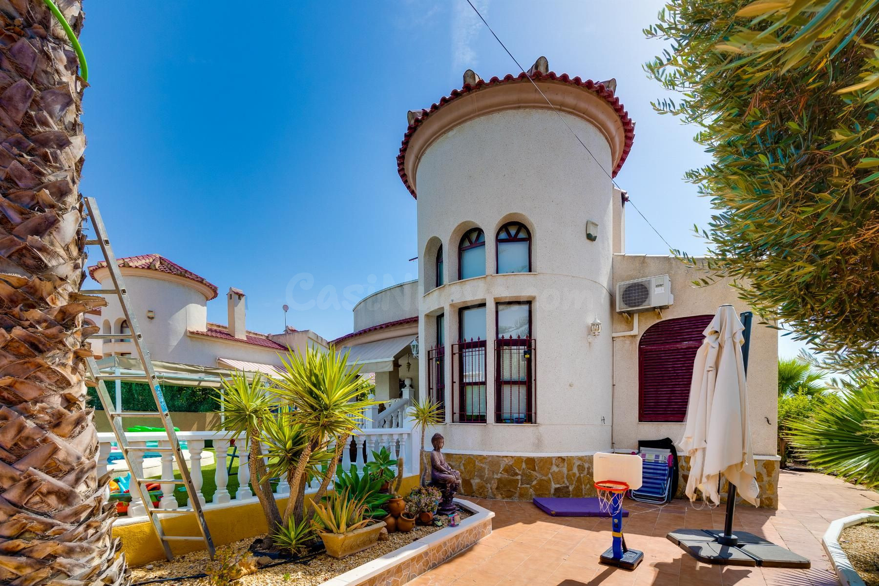 CHALET DE 3 DORMITORIOS Y 2 BAÑOS EN SAN FULGENCIO (ALICANTE)
