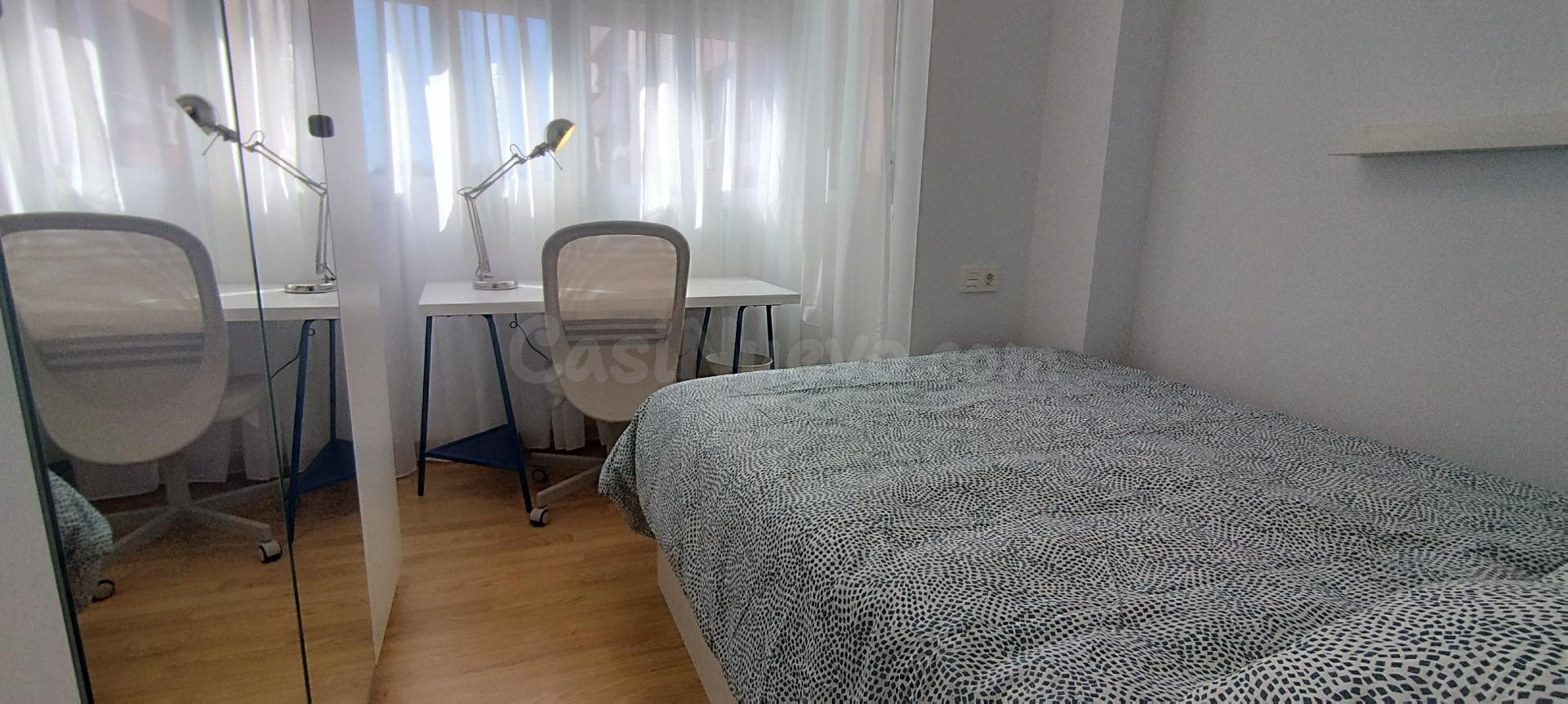 Habitación 5 habitaciones 130m² en alquiler - Santa Maria de - foto 5