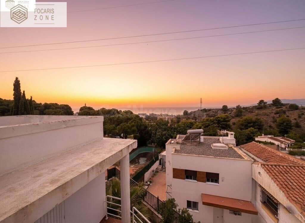 IMPONENTE CHALET INDEPENDIENTE EN PINARES DE SAN ANTÓN - foto 4