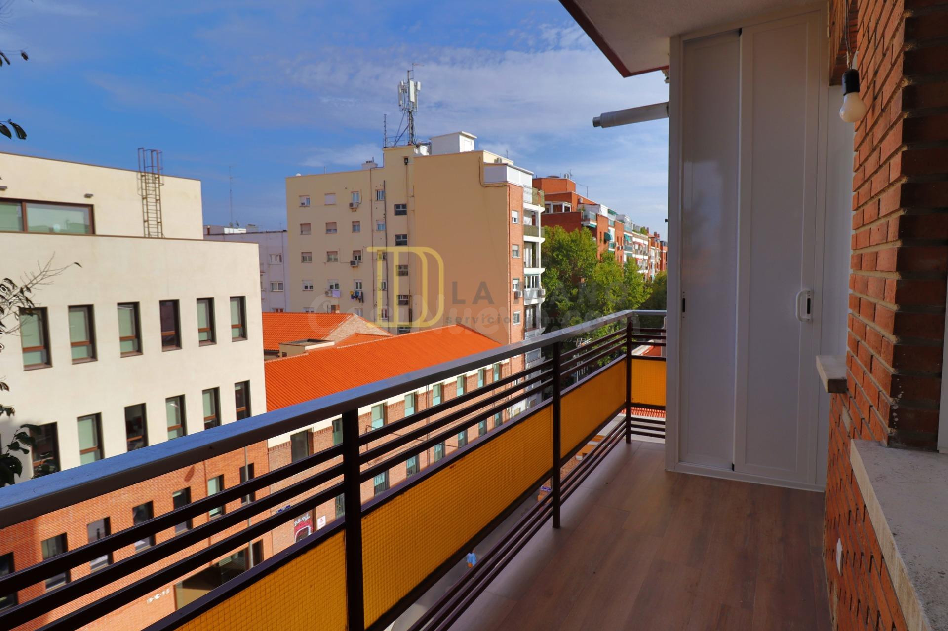 PISO EXTERIOR, REFORMADO Y CON TERRAZA.