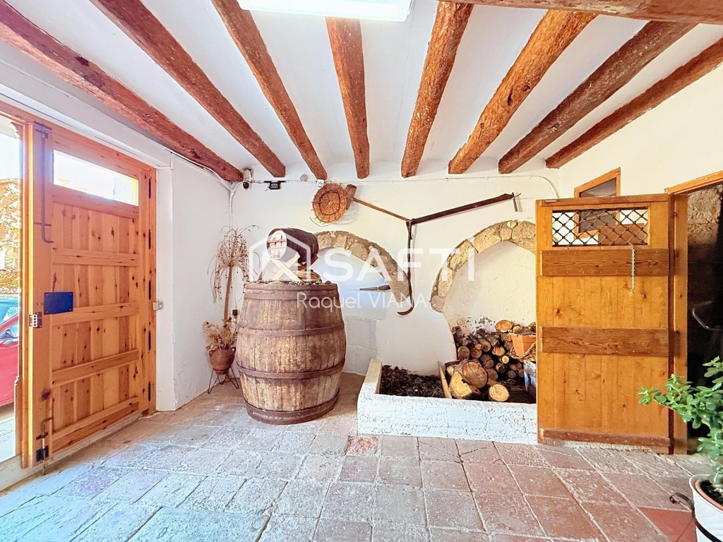 No es una casa más. Es una vivienda de 1880 con carácter. - foto 2
