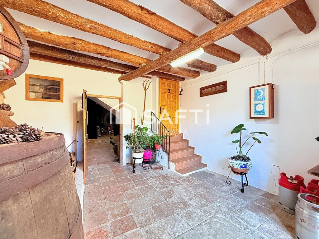 No es una casa más. Es una vivienda de 1880 con carácter. - foto 3