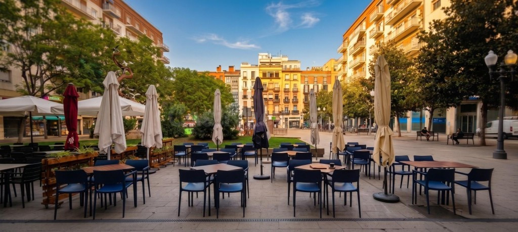 OPORTUNIDAD ÚNICA: Traspaso de Restaurante Emblemático en Pleno Rendimiento – Eixample, Tarragona - NUEVA REMODELACION Y DISEÑO