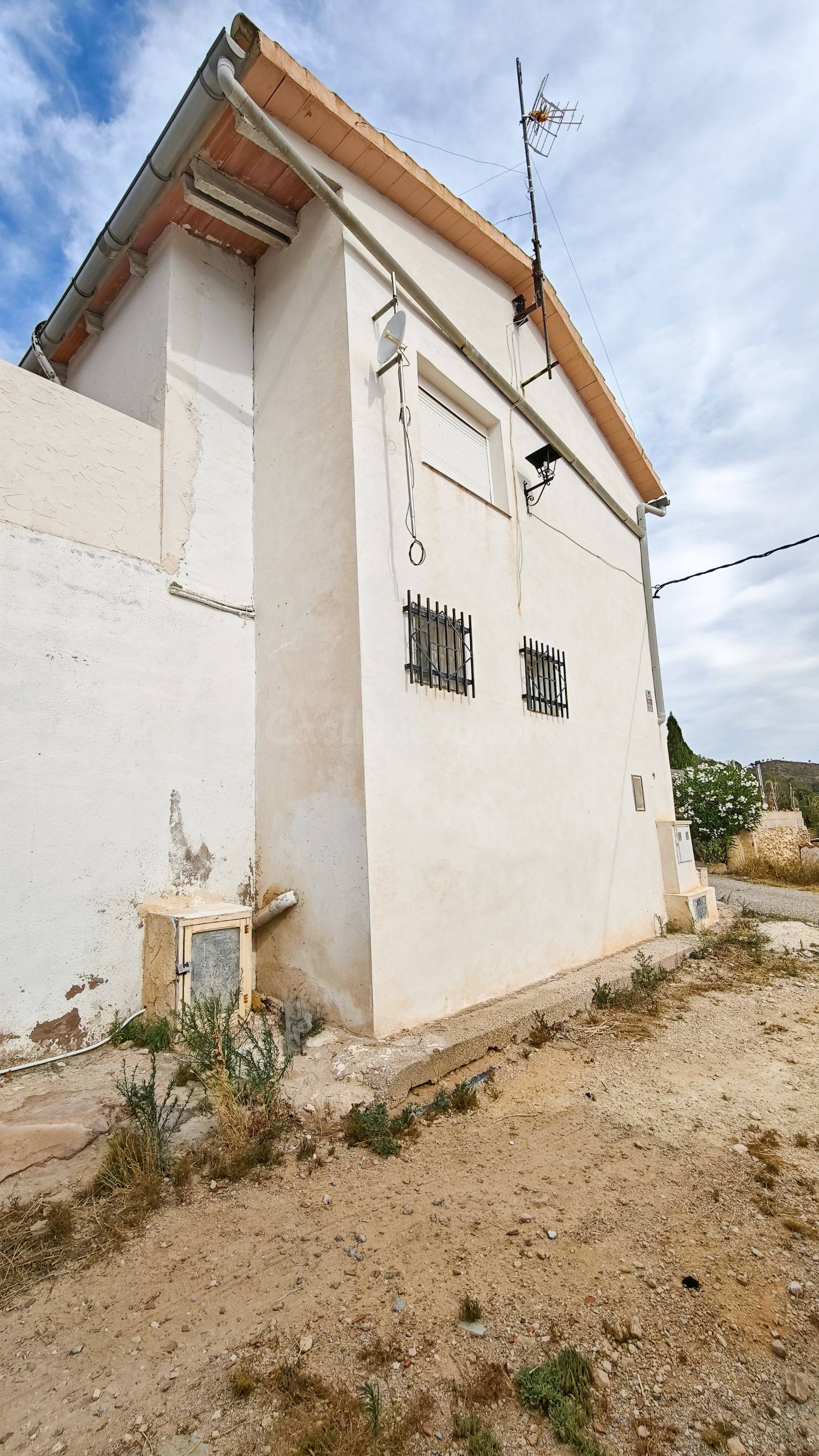 Dos hogares, una gran finca y más de 75.000 m2 para vivir de - foto 2