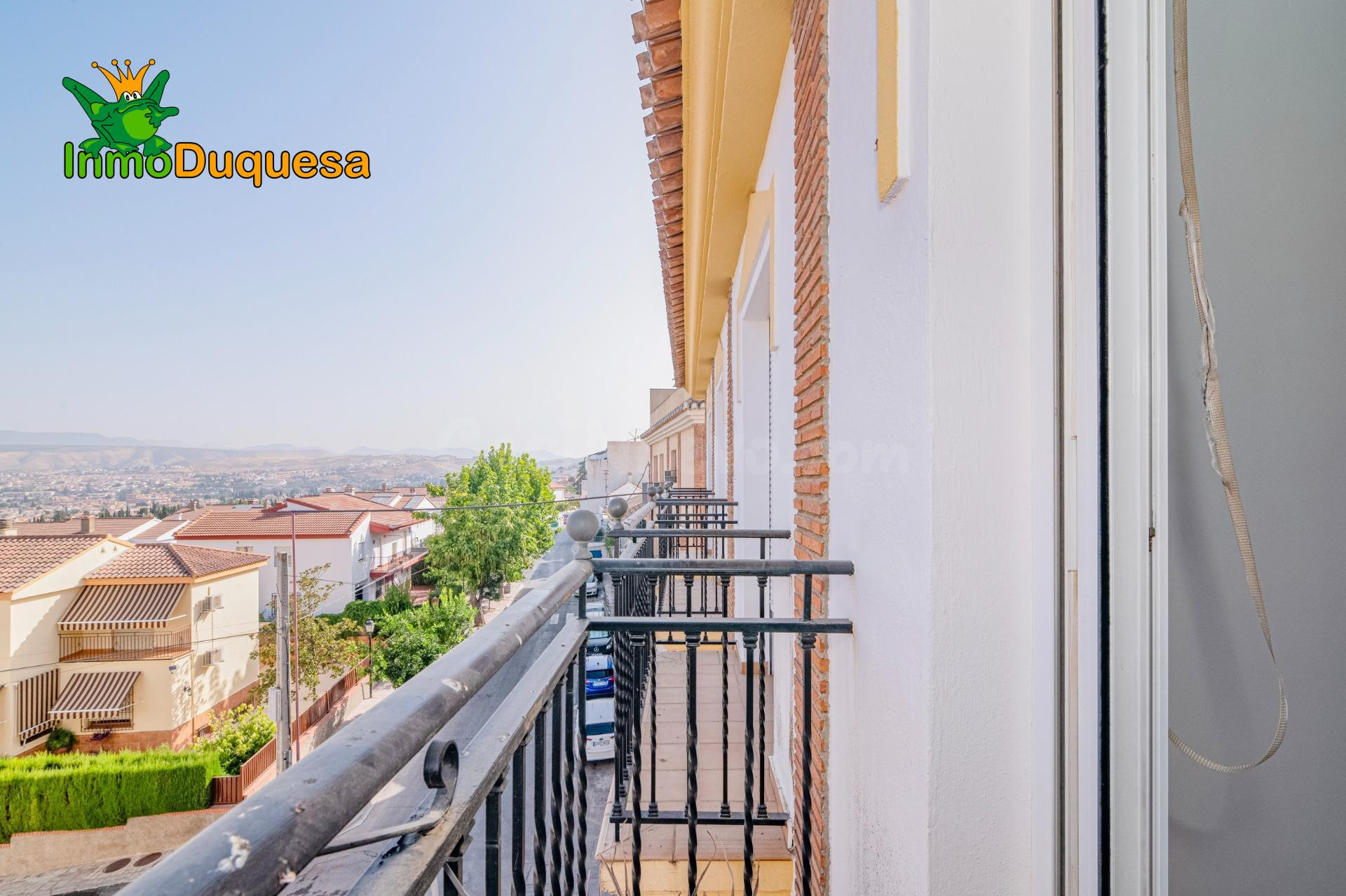 Piso de 3 Dorm. con PLAZA DE APARCAMIENTO (Sin ascensor) - foto 2