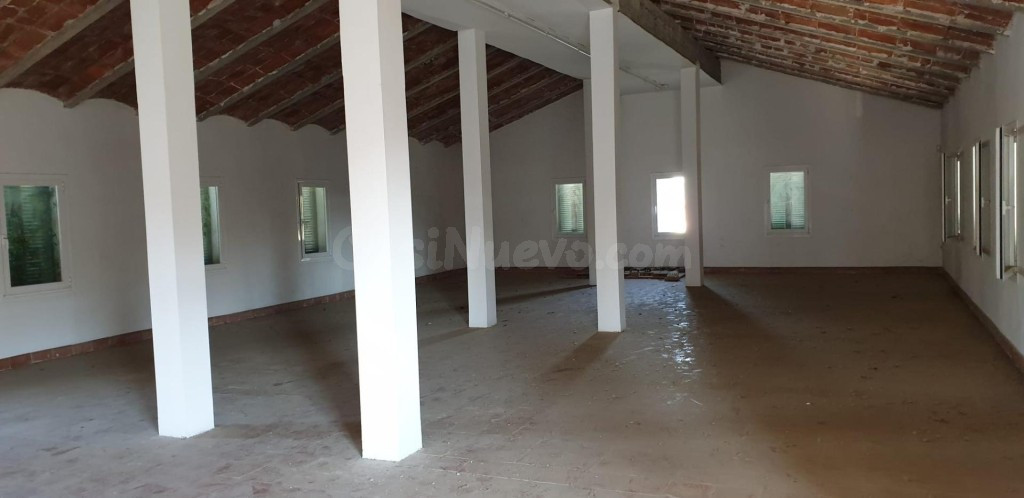 Hostal en venta para reformar en Tordera - foto 3