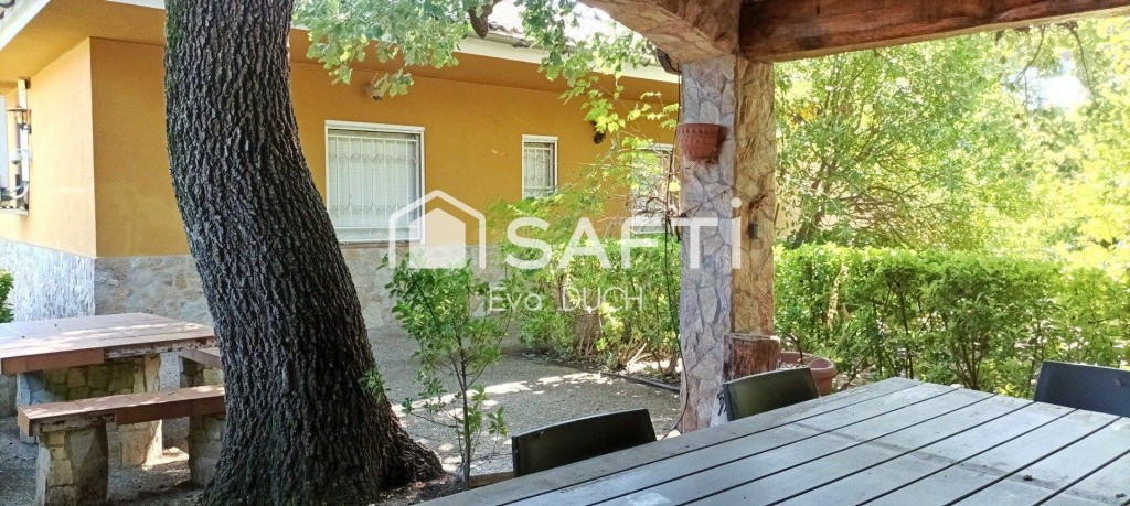 Casa independiente con piscina y barbacoa en Sils - foto 5