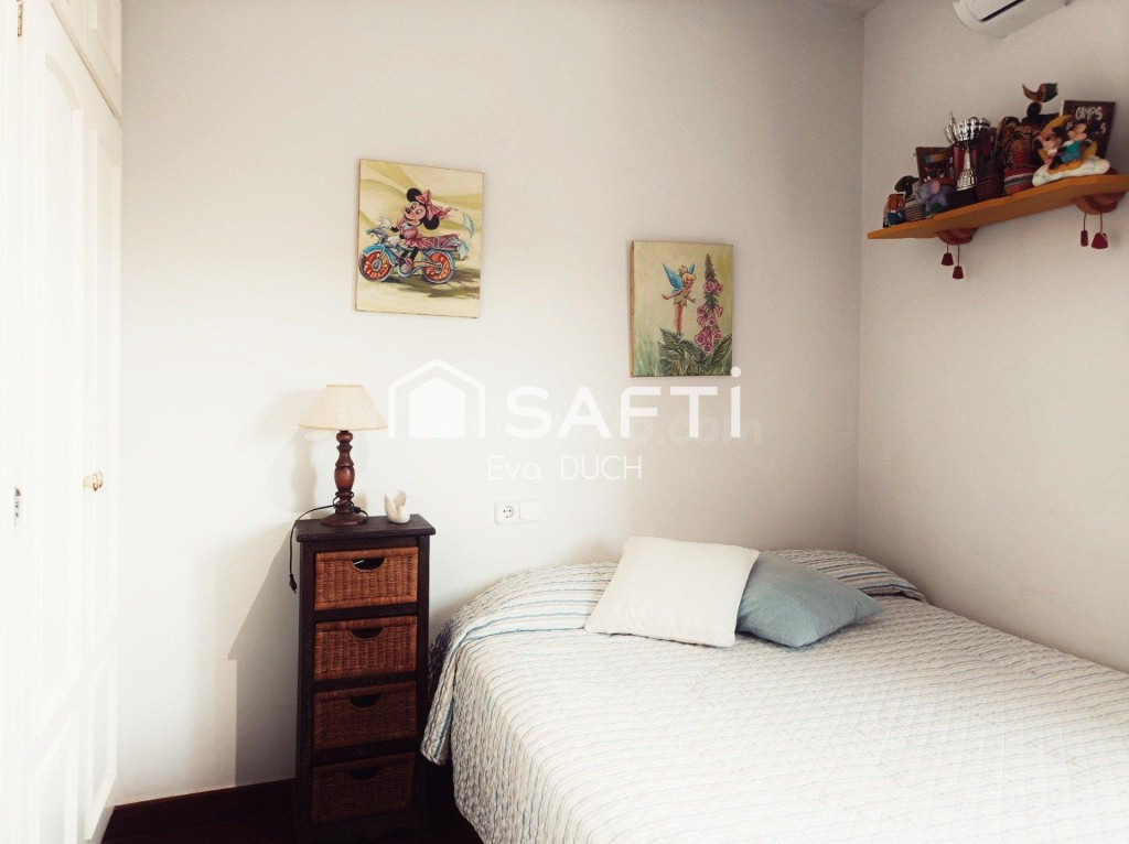 Chalet de lujo con 2 viviendas, piscina y placas solares en  - foto 4