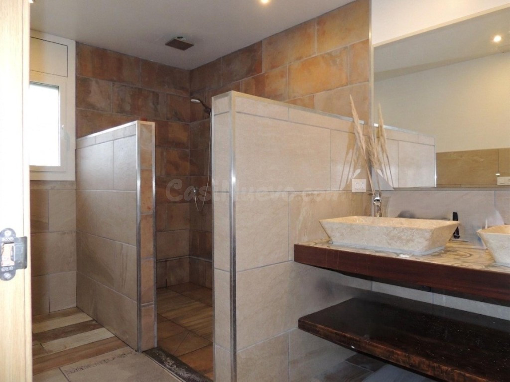 Casa con piscina de agua templada y licencia en Mas Altaba - foto 2