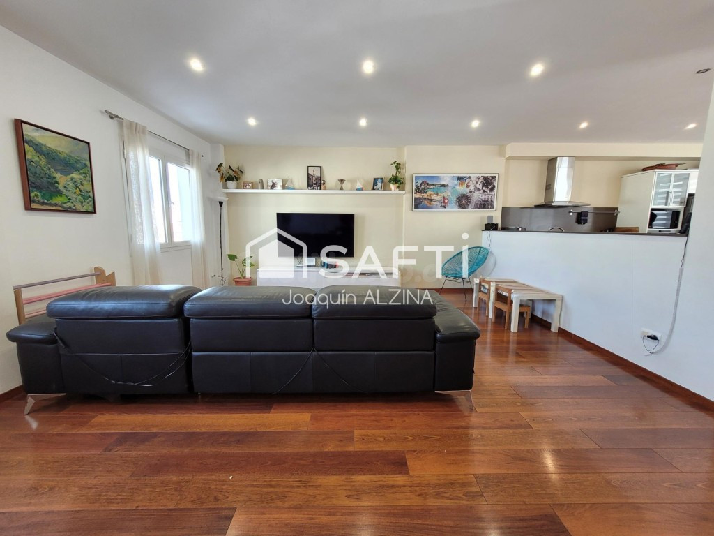 Dúplex en 1ª altura con terraza en Ciutadella
