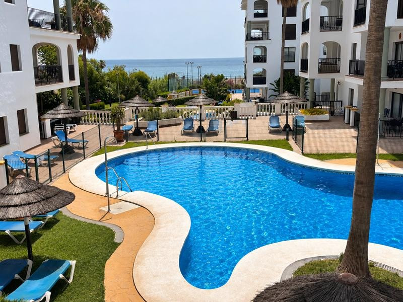 EN ALQUILER ESPECTACULAR PISO CON VISTAS AL MAR !!!