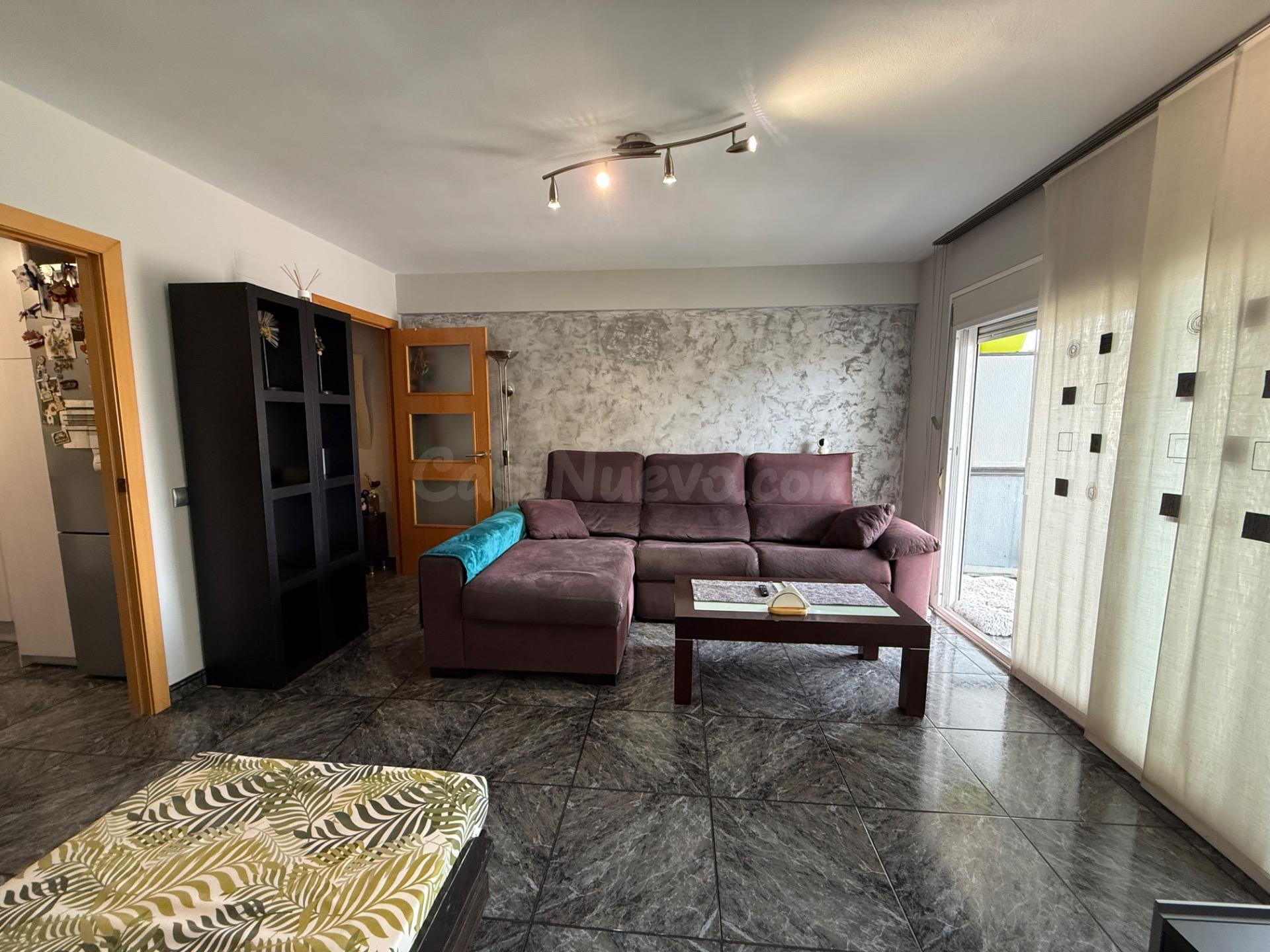 Piso en venta calle Riu Montsant - foto 2