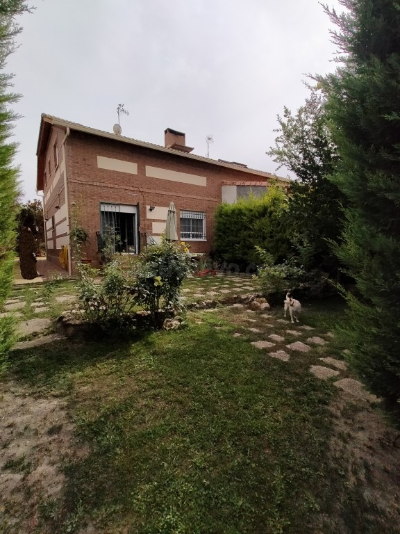 Casa-Chalet en Venta en Renedo De Esgueva Valladolid