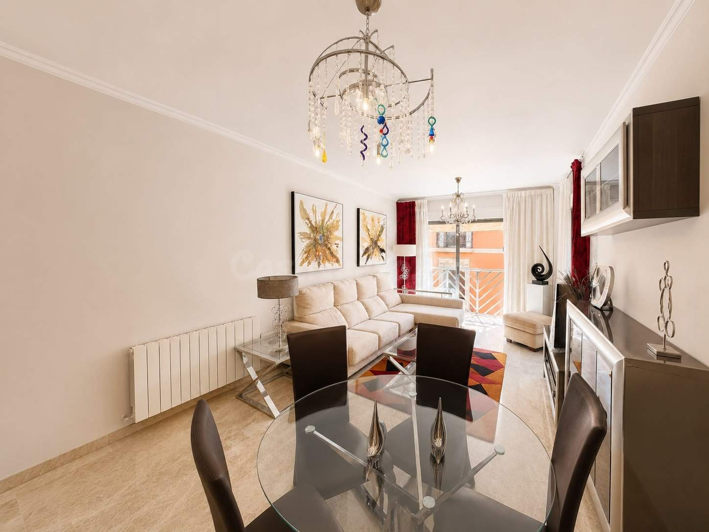 Elegante vivienda en esquina con garaje OPCIONAL en pleno ce