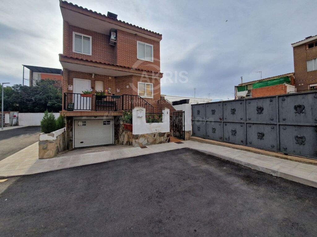 Chalet Pareado en Mocejon