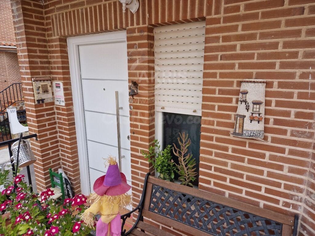 Chalet Pareado en Mocejon - foto 4