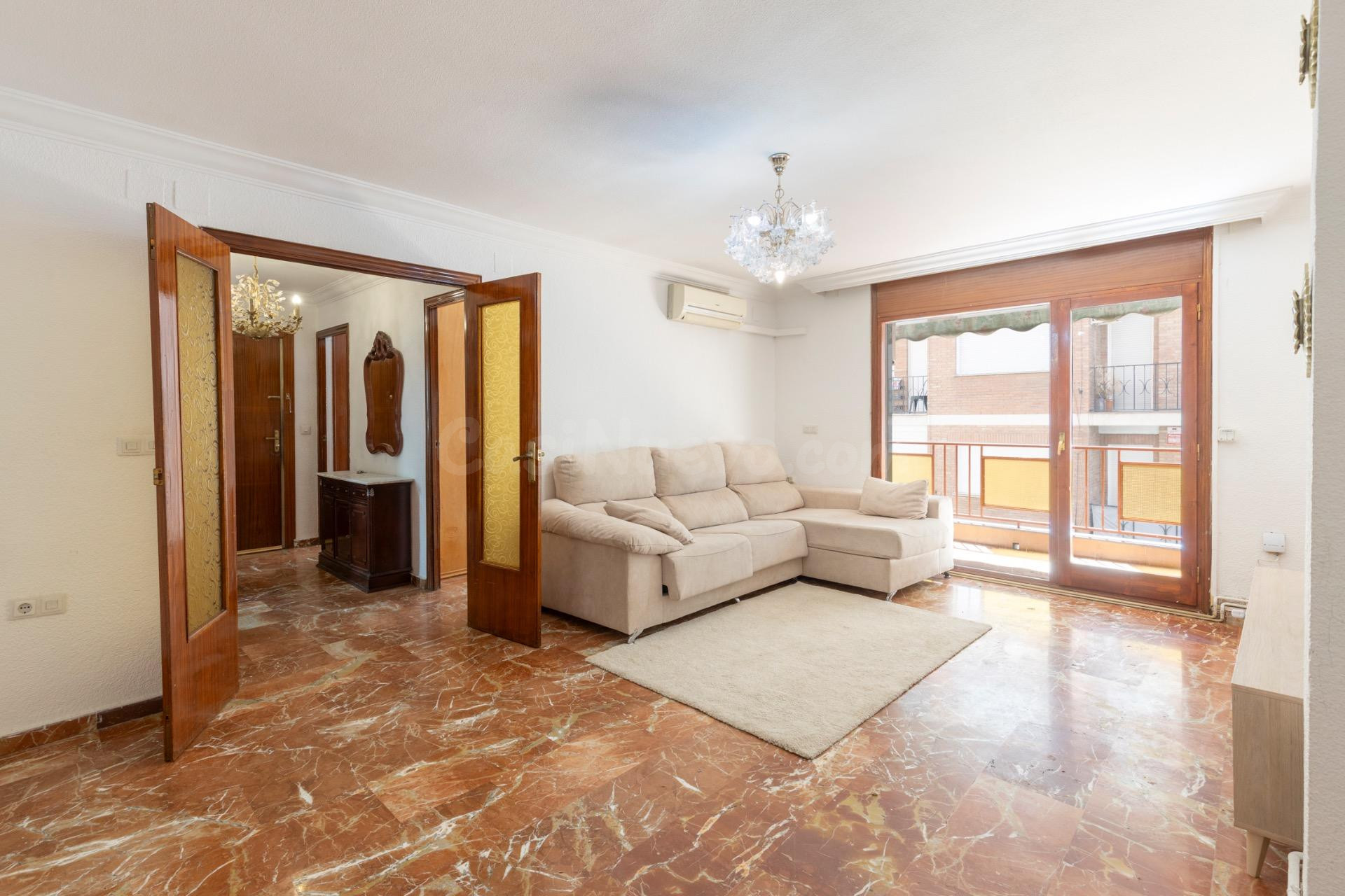 VIVIENDA DE GRANDES DIMENSIONES Y POTENCIAL DE REFORMA JUNTO - foto 2