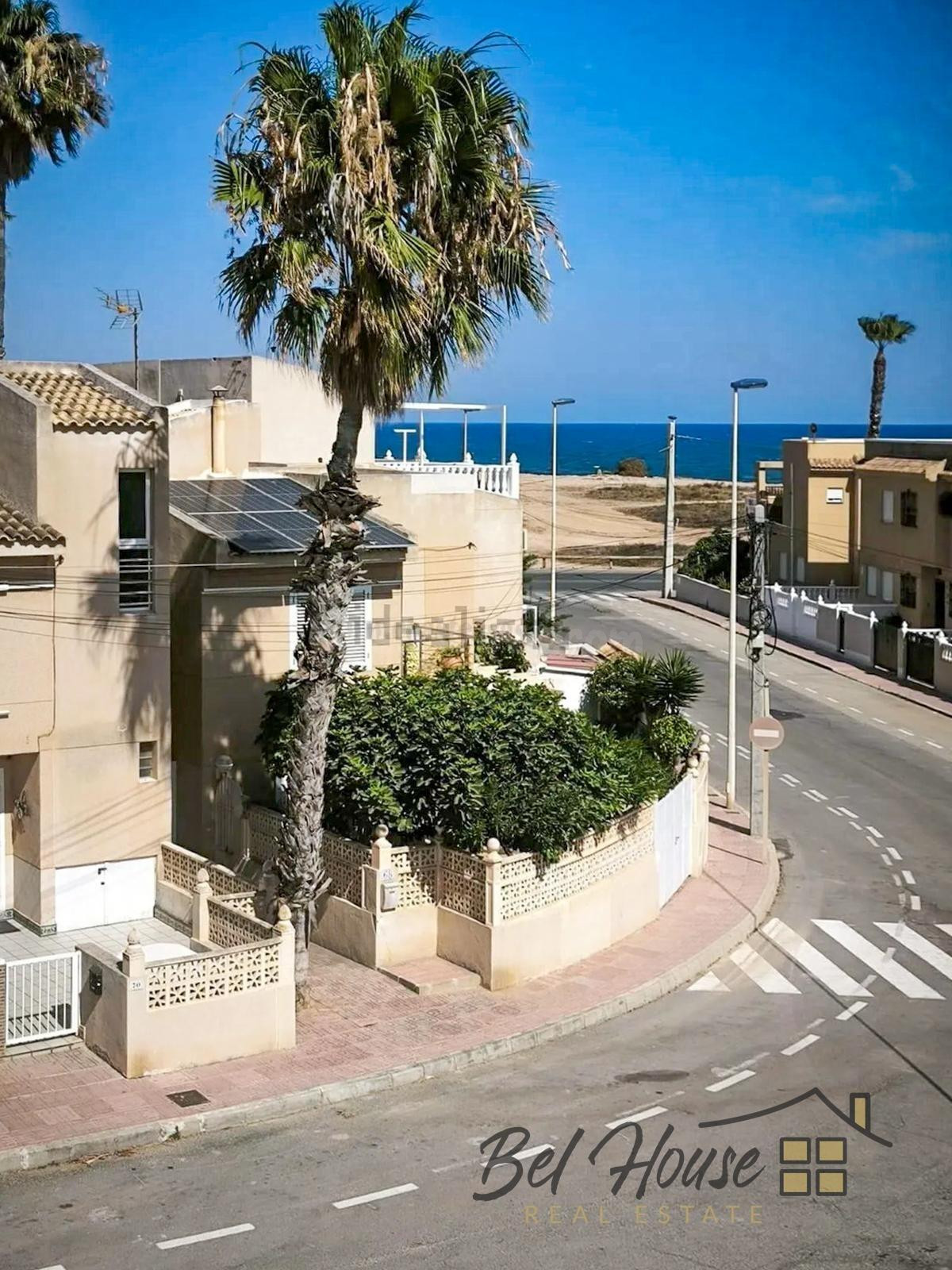 Impresionante Adosado en Torrevieja, Zona Los Frutales – ¡Tu