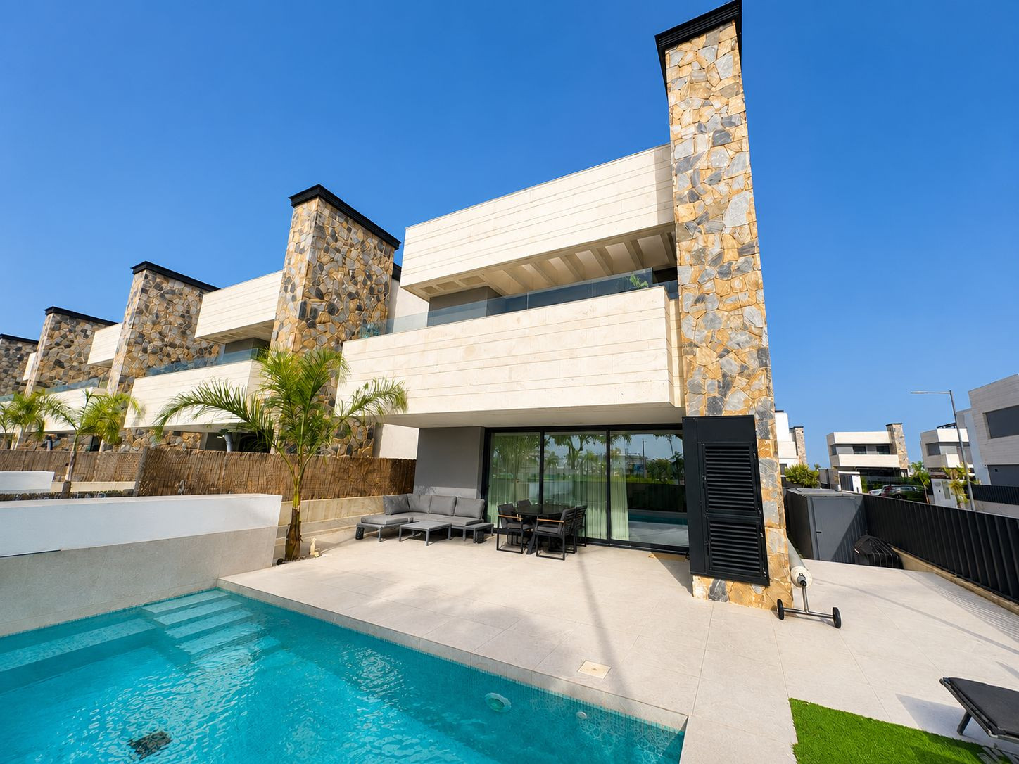 Villa 3 habitaciones en venta - Dolores de Pacheco-Santa Rosalía