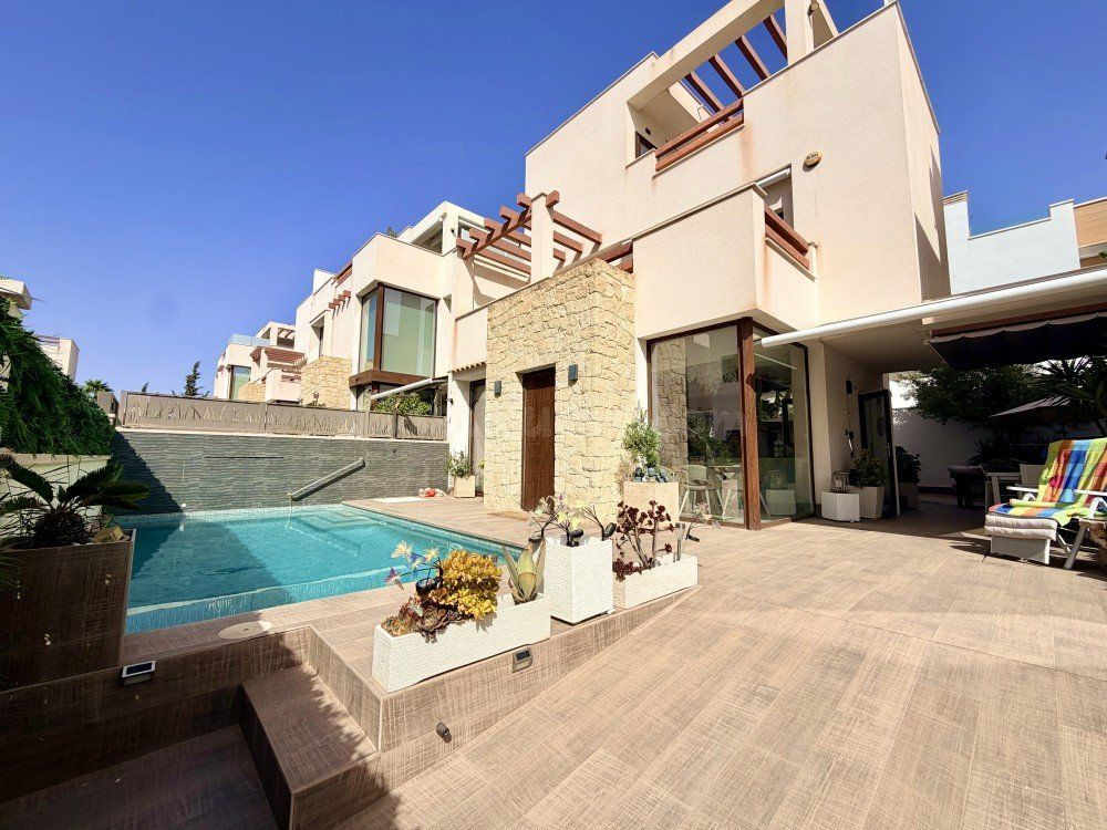 Casa 3 habitaciones 156m² en venta - Centro de la Ciudad Quesada