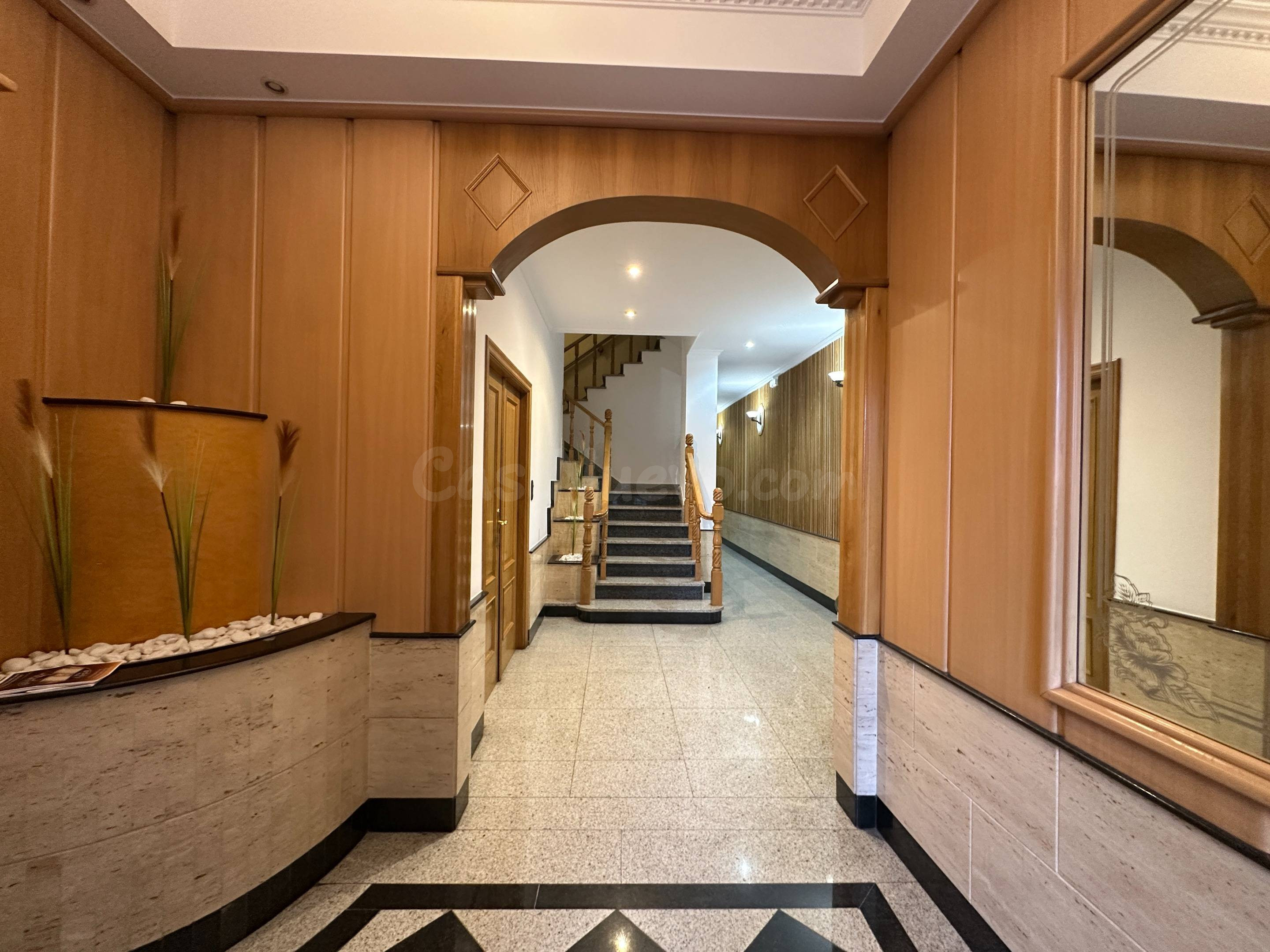 Piso de 2 habitaciones en calle Montero Ríos. Edificio del a - foto 3