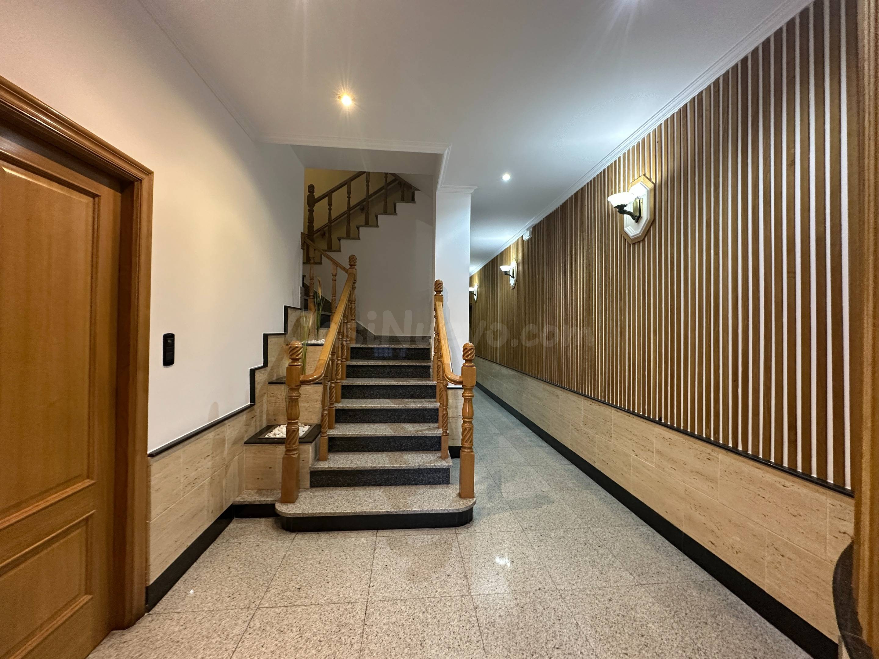 Piso de 2 habitaciones en calle Montero Ríos. Edificio del a - foto 4