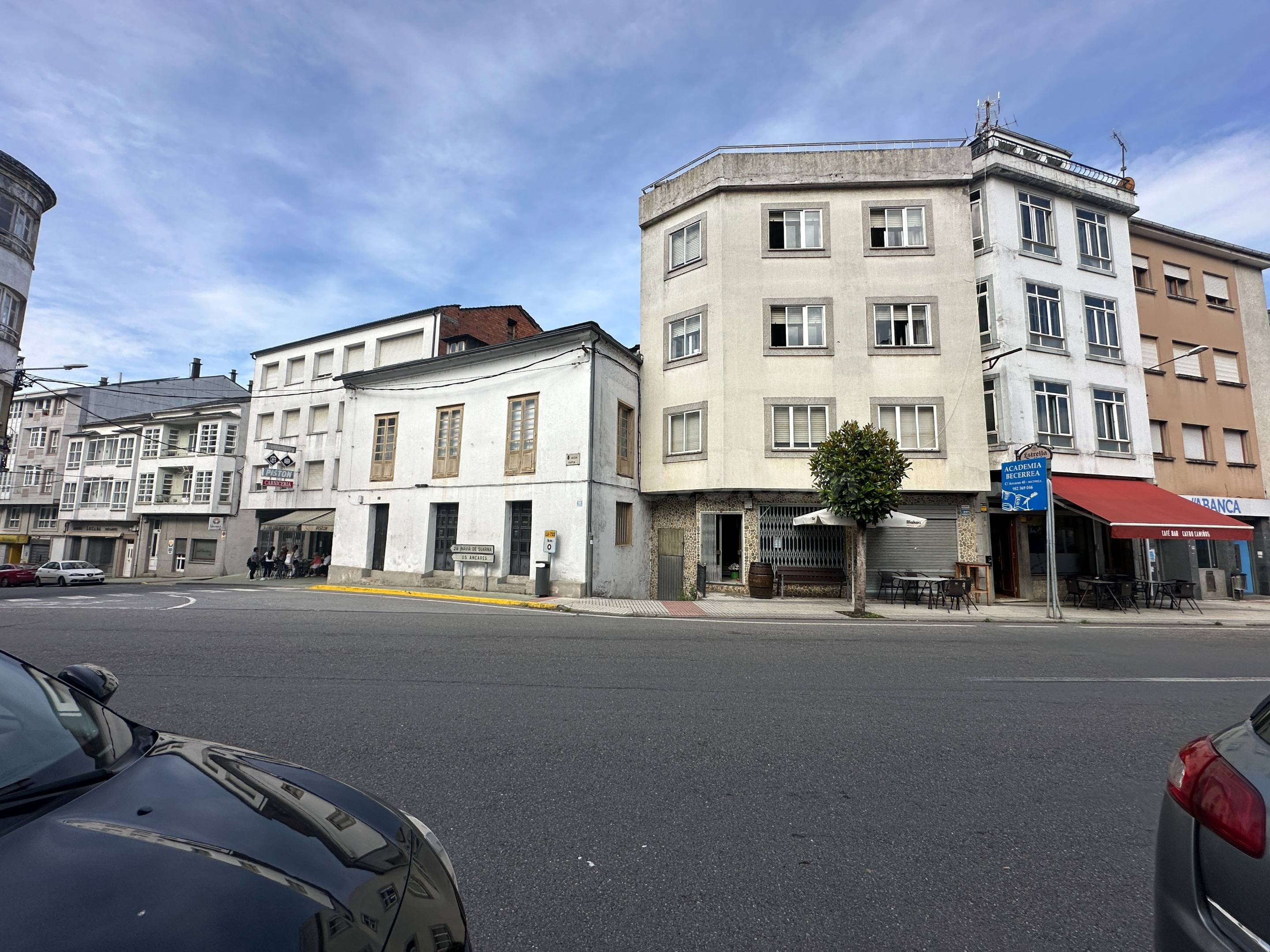 Oportunidad en el centro de Becerreá: Edificio + Casa tradic - foto 2