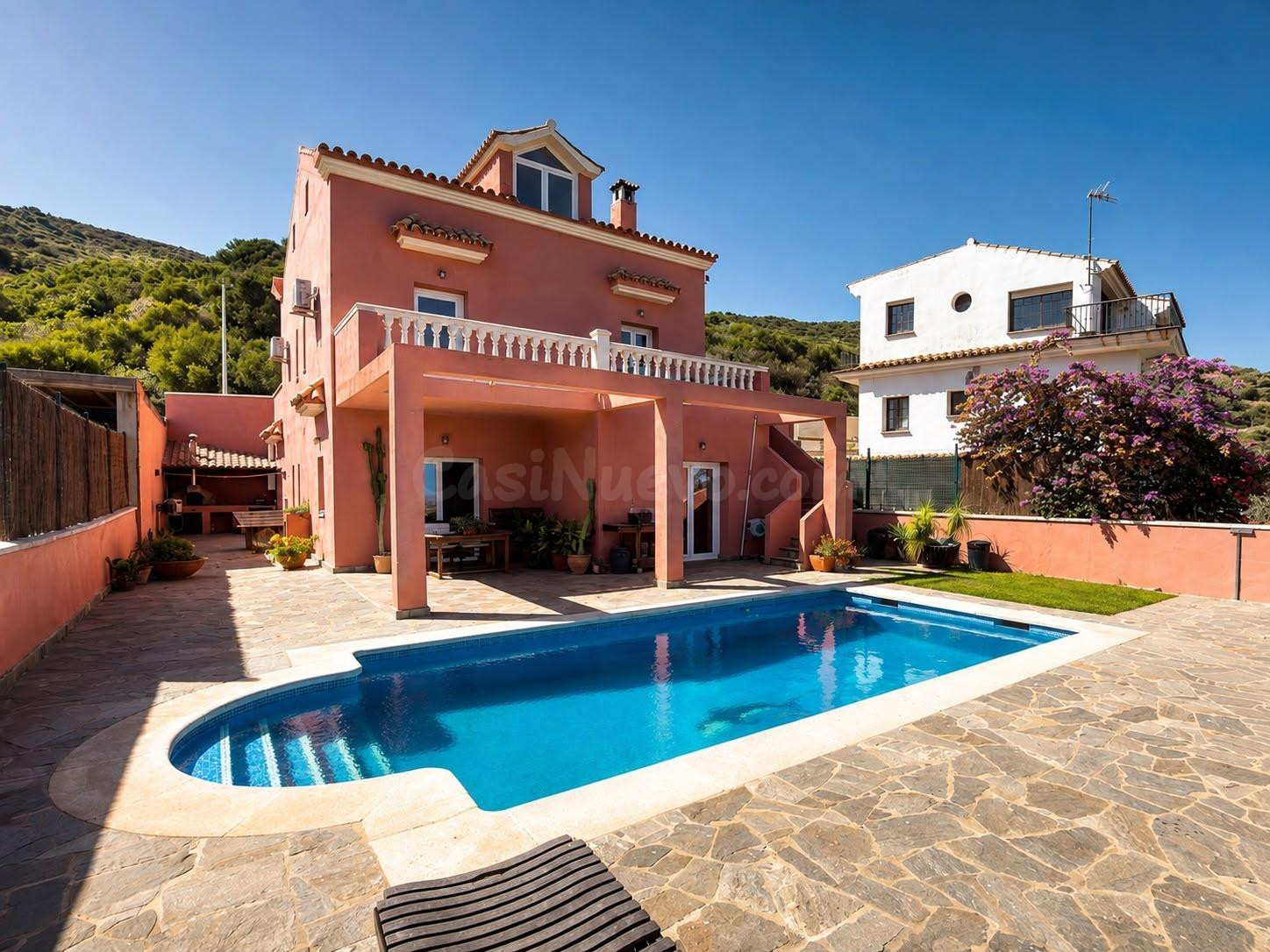 CHALET EN EL FARO DE PUNTA CARNERO CON PISCINA - foto 2