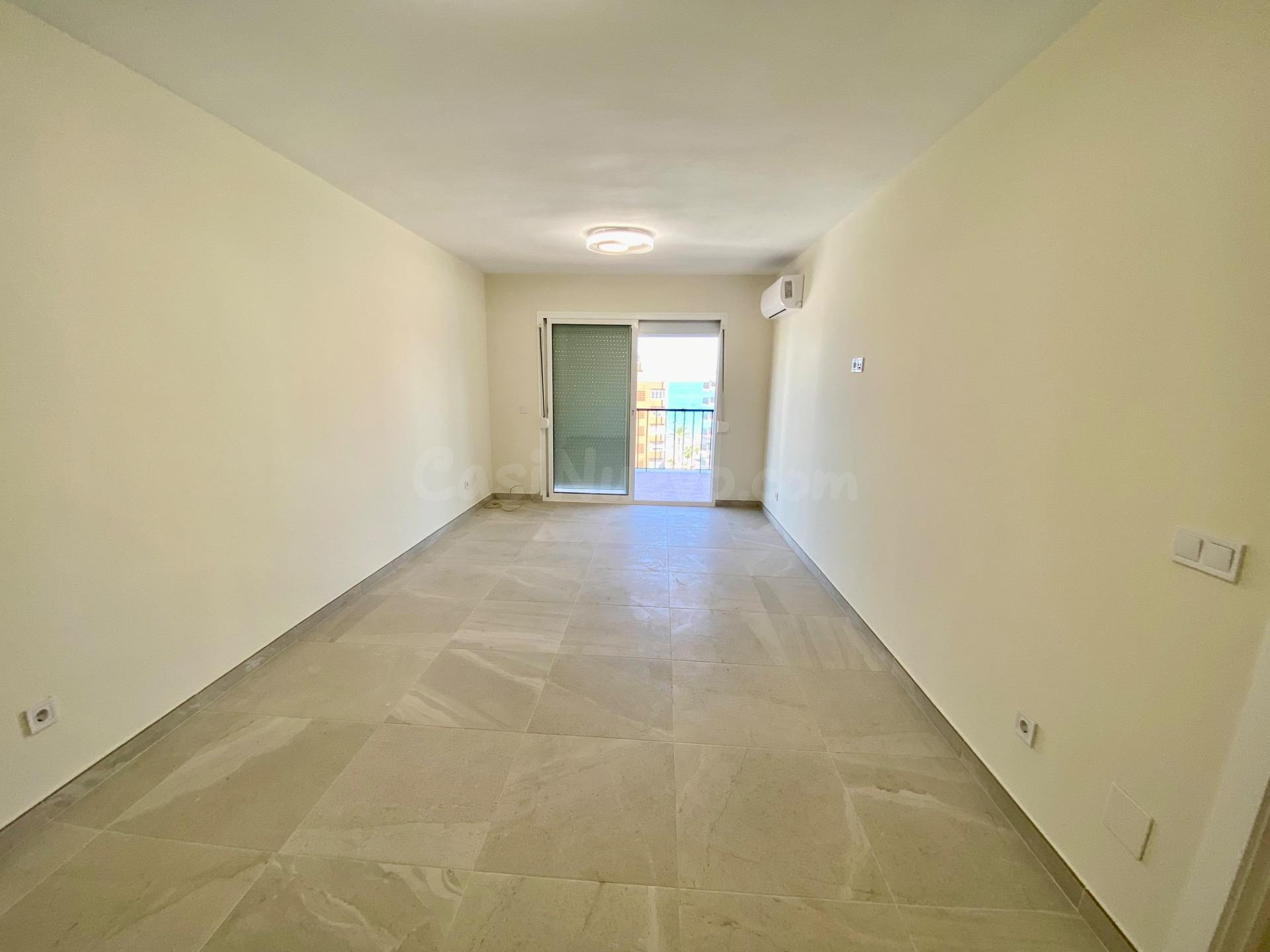 APARTAMENTO REFORMADO CON VISTAS AL MAR Y UNA GRAN TERRAZA E - foto 2