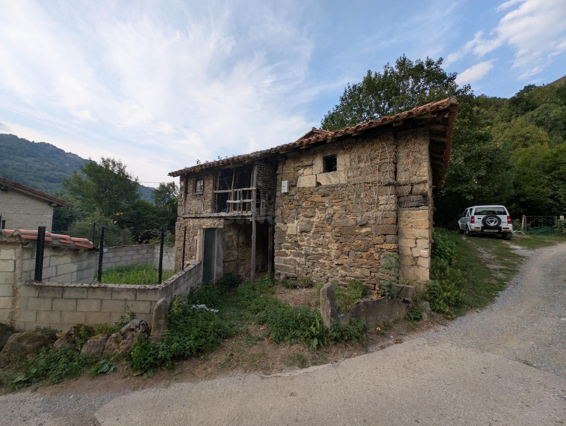 CASA TRADICIONAL ASTURIANA PARA REFORMAR EN ENTORNO UNICO DE - foto 2