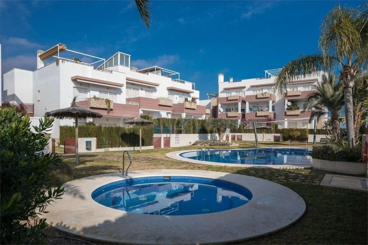 Apartamento 2 habitaciones 68m² en venta - Punta Prima - foto 3
