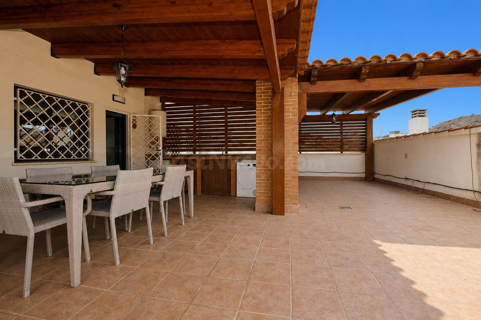 ESPECTACULAR TERRAZA DE MÁS DE 70 M2, GARAJE Y TRASTERO EN PLENO CENTRO DE MAZARRÓN