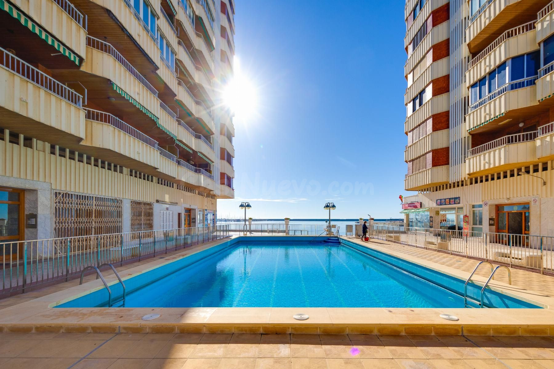 APARTAMENTO DE 1 DORMITORIO 1 BAÑO CON VISTAS AL MAR EN TORREVIEJA (PLAYA ACEQUION)
